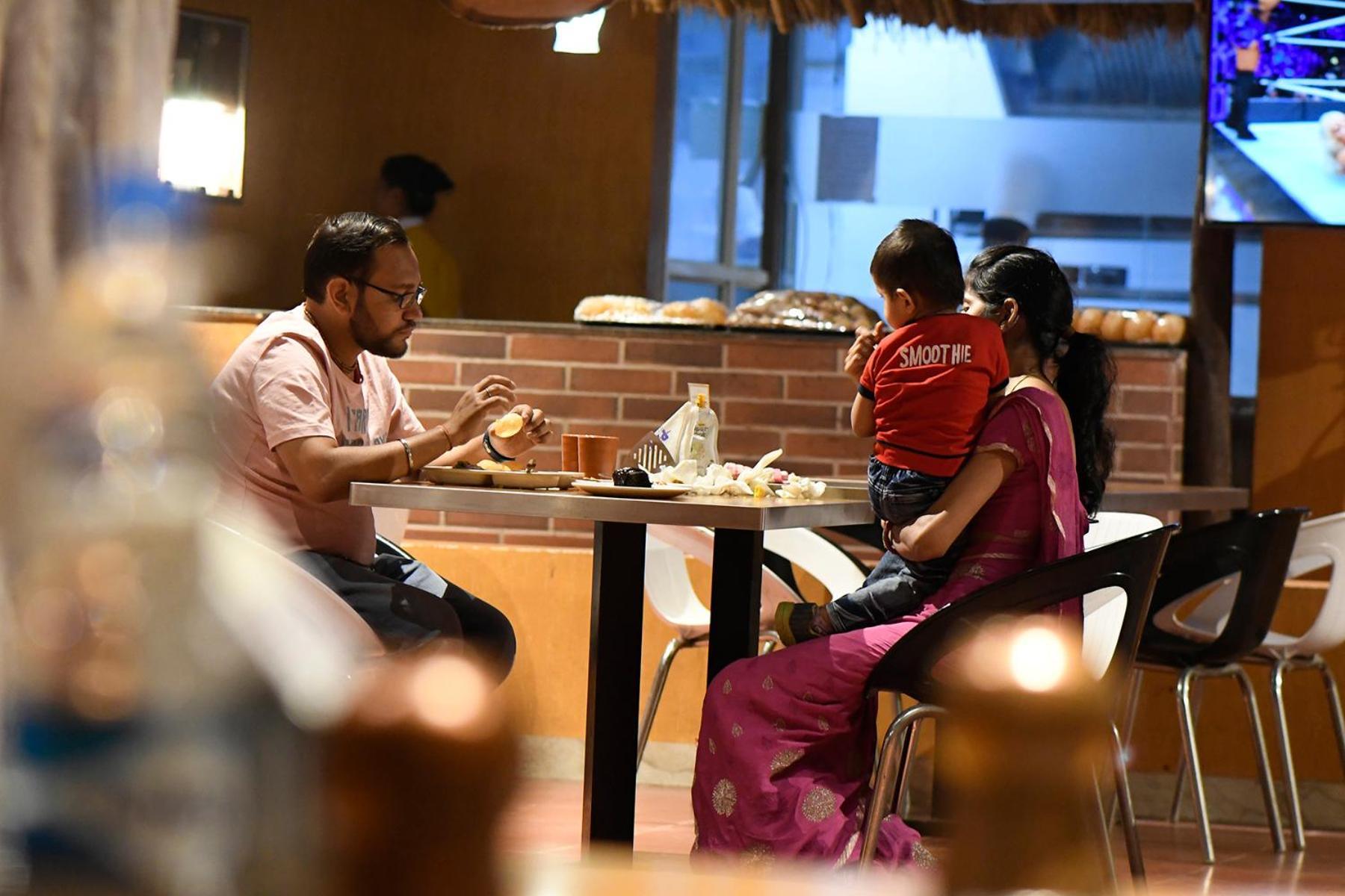 Hotel Pal Heights Mantra Bhubaneswar Esterno foto