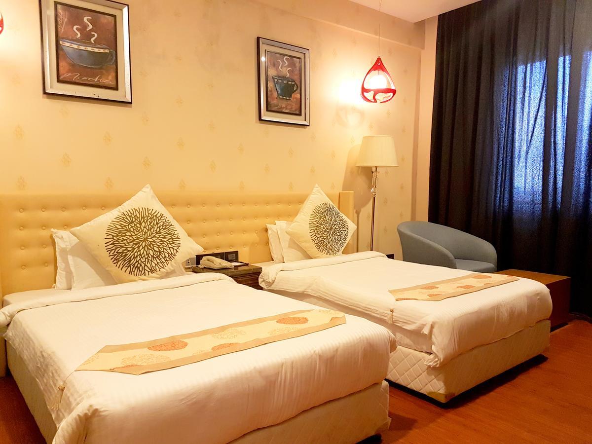 Hotel Pal Heights Mantra Bhubaneswar Esterno foto