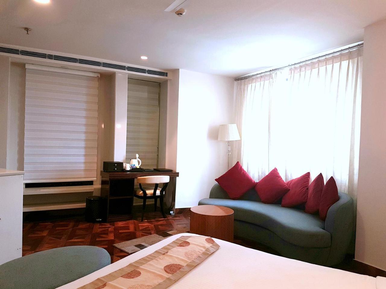 Hotel Pal Heights Mantra Bhubaneswar Esterno foto