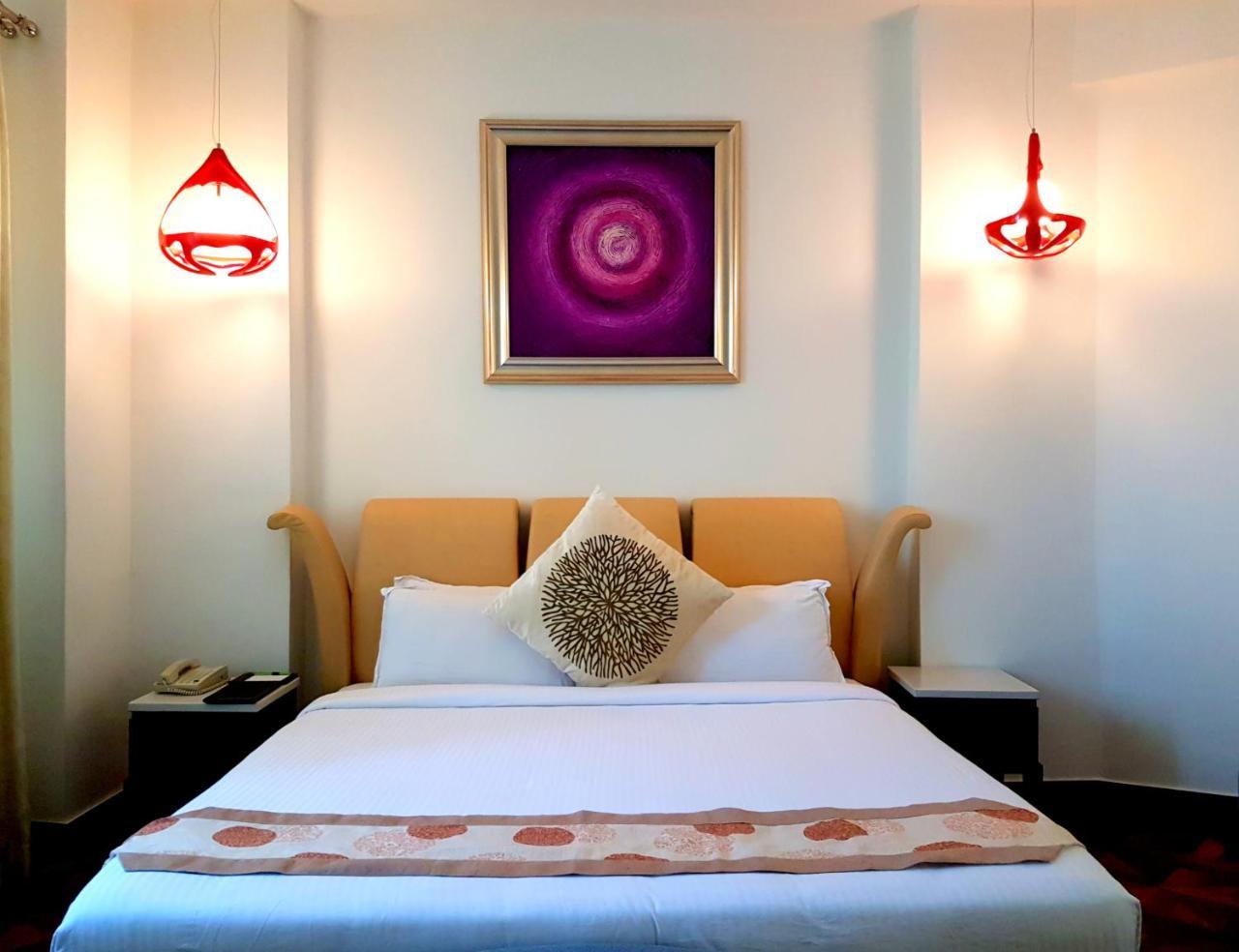 Hotel Pal Heights Mantra Bhubaneswar Esterno foto