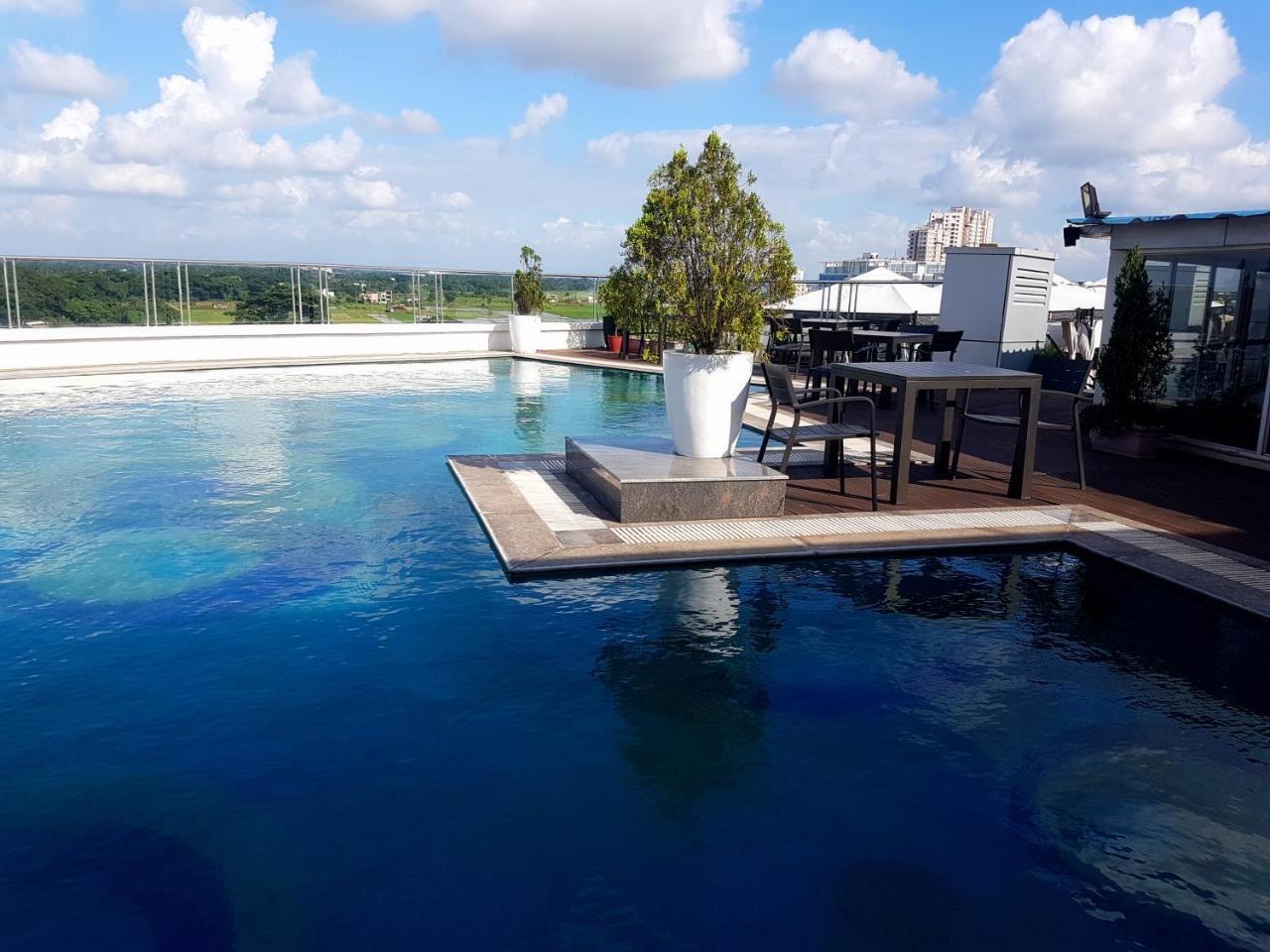 Hotel Pal Heights Mantra Bhubaneswar Esterno foto